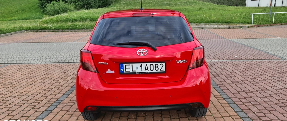 Toyota Yaris cena 43600 przebieg: 49000, rok produkcji 2016 z Myślenice małe 79